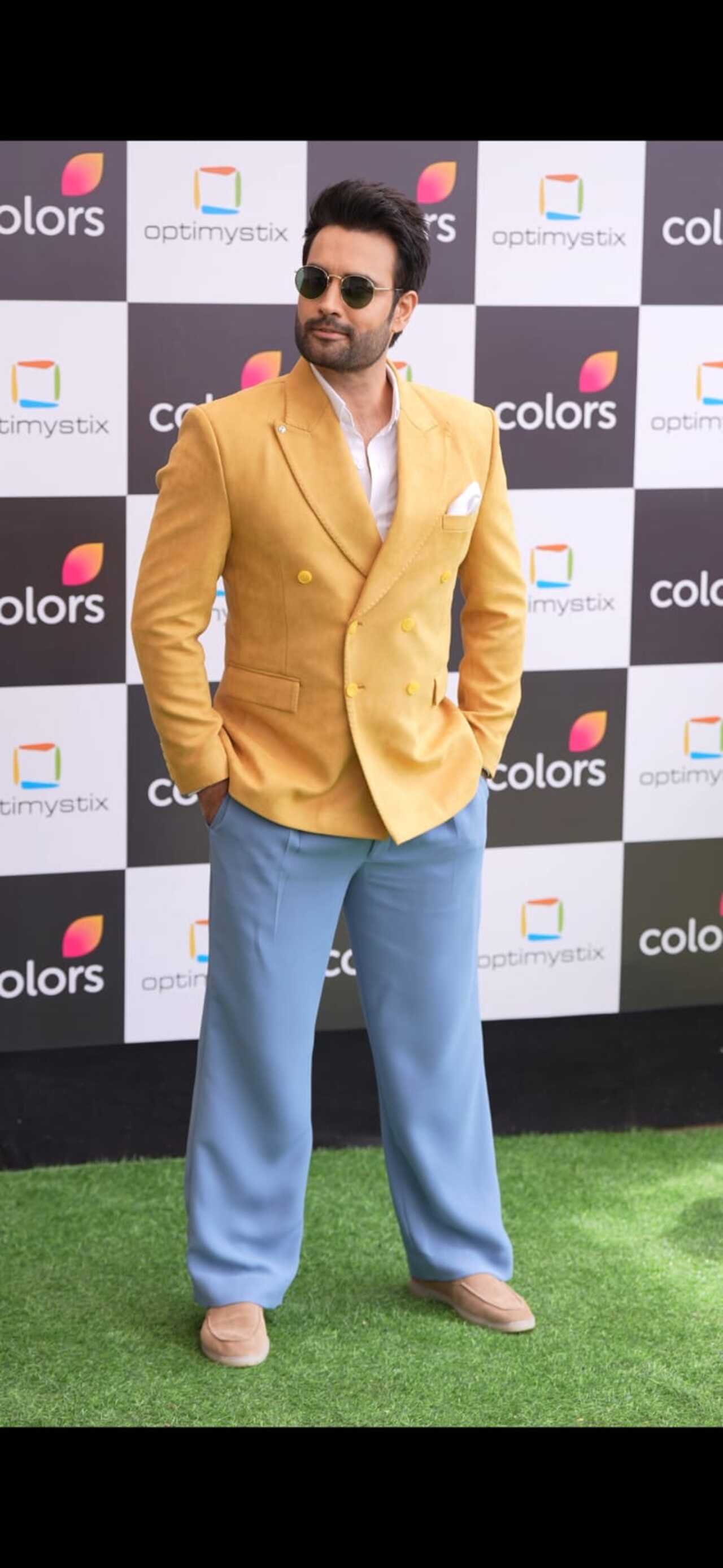 Vivaan Dsena looked sharp at the shoot of Celebrity Masterchef (Pic/ Yogen Shah)